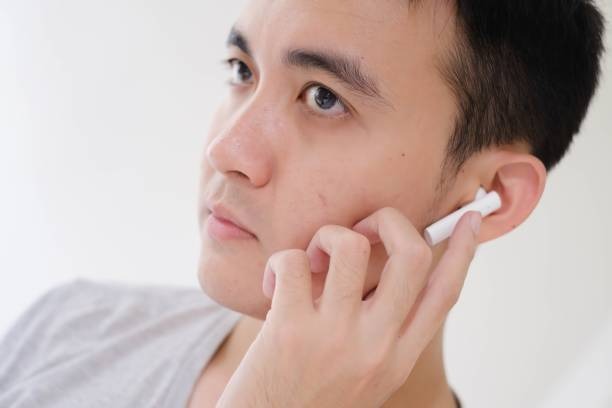 Smart Ways to Use M95 Translator Earbuds While Traveling